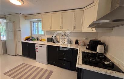 Güzelbahçe’de Müstakil Havuzlu Satılık Villa