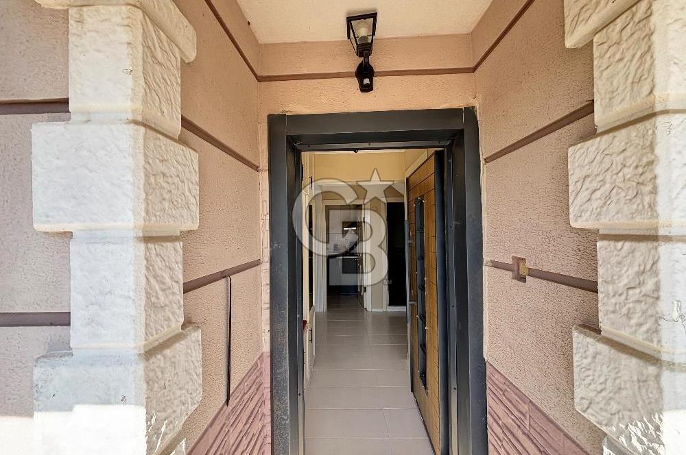 Güzelbahçe’de Müstakil Havuzlu Satılık Villa