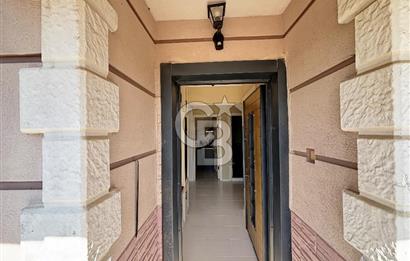 Güzelbahçe’de Müstakil Havuzlu Satılık Villa