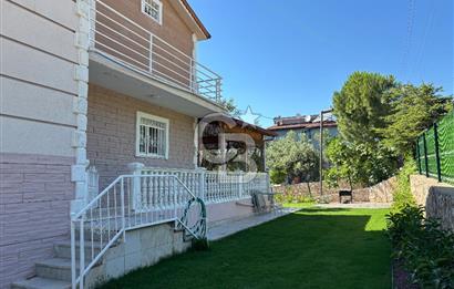 Güzelbahçe’de Müstakil Havuzlu Satılık Villa