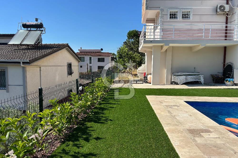Güzelbahçe’de Müstakil Havuzlu Satılık Villa