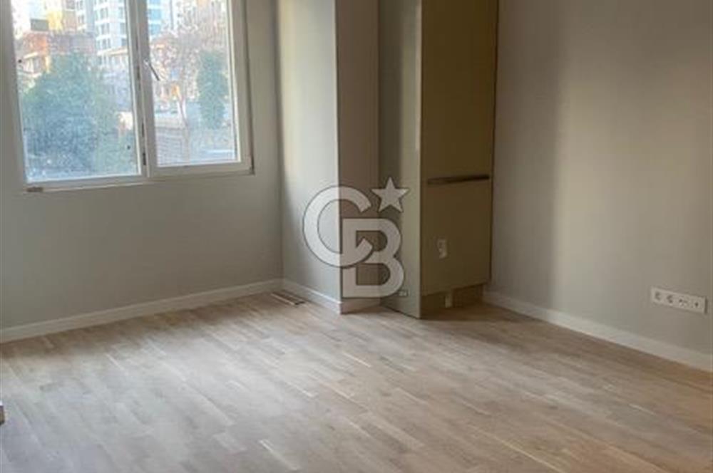 BAĞDAT CADDESİNE 100MT MESAFEDE  BOŞ   KİRALIK OFİS