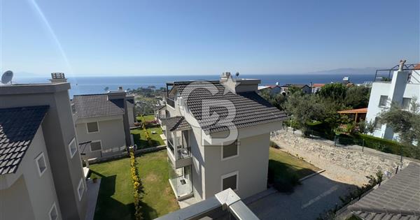 C.B. ROUTE | Bademli | Deniz manzaralı | Tripleks 3+1 Lüks Villa - 356671