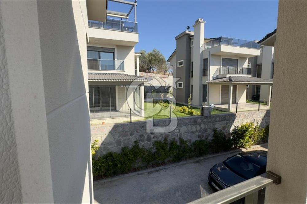 C.B. ROUTE | Bademli | Deniz manzaralı | Tripleks 3+1 Lüks Villa