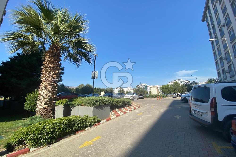 Çiğli Ataşehir Onur Sitesi'nde 3+1 Boş Kiralık Daire