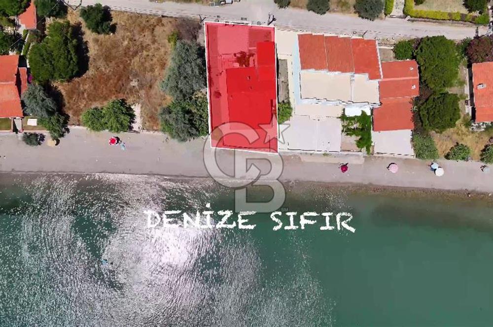 Mordoğan Manal Koyu'nda Denize Sıfır Müstakil Ev