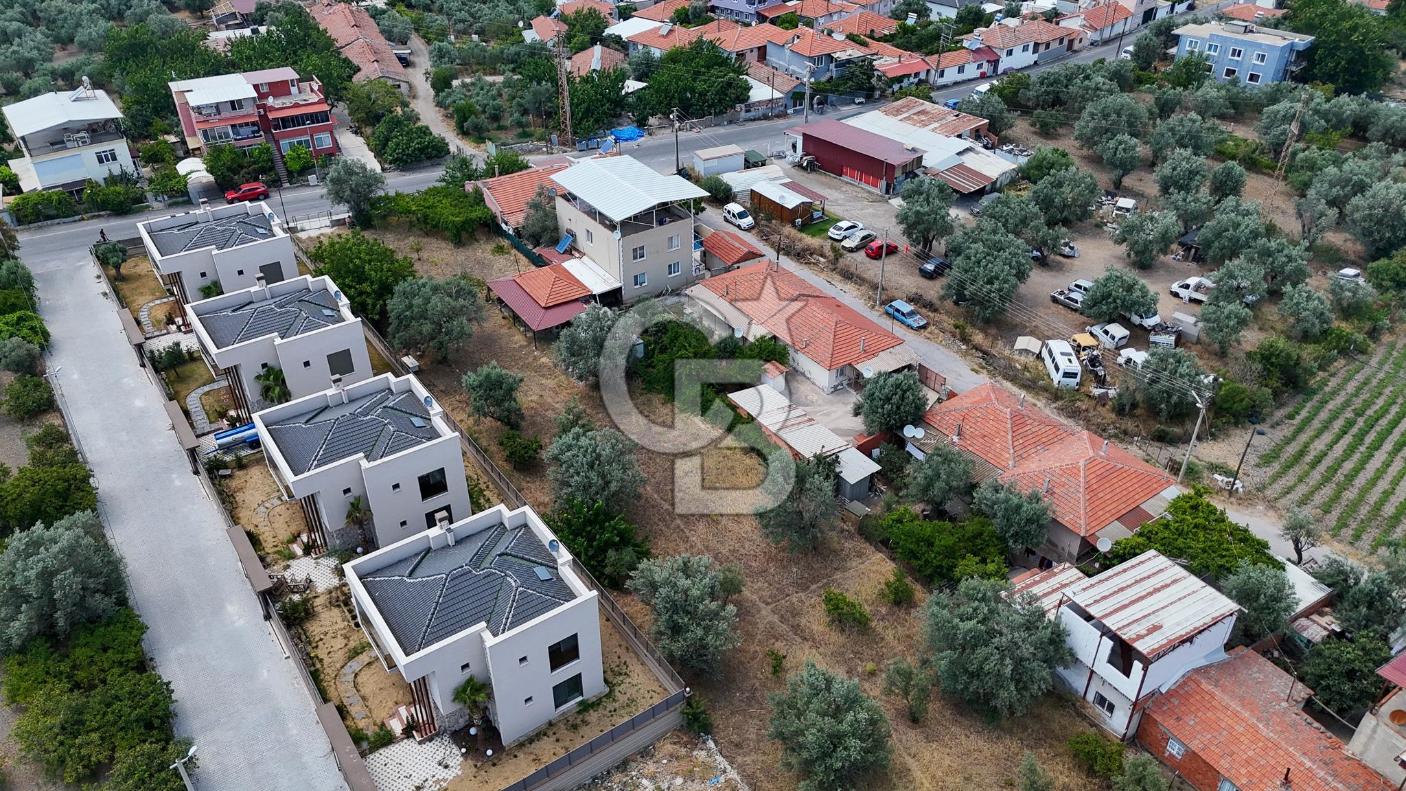 MENEMEN EMİRALEM'DE 2 VİLLA YAPIMINA UYGUN 0,40 EMSALLİ FIRSAT ARSA