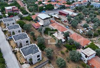 MENEMEN EMİRALEM'DE 2 VİLLA YAPIMINA UYGUN 0,40 EMSALLİ FIRSAT ARSA - 9 - 356924