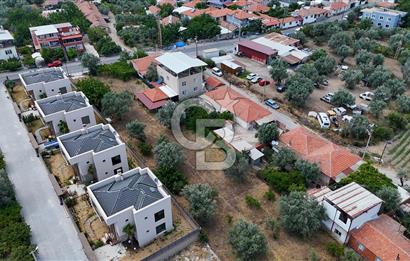 MENEMEN EMİRALEM'DE 2 VİLLA YAPIMINA UYGUN 0,40 EMSALLİ FIRSAT ARSA