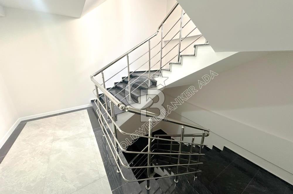 Kuşadası şehir merkezinde kiralık 1+0 yeni ofis
