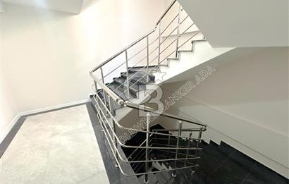 Kuşadası şehir merkezinde kiralık 1+0 yeni ofis