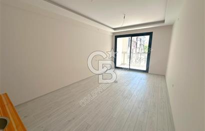 Kuşadası şehir merkezinde kiralık 1+0 yeni ofis
