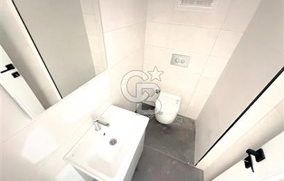 Kuşadası şehir merkezinde kiralık 1+0 yeni ofis