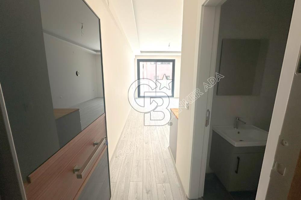 Kuşadası şehir merkezinde kiralık 1+0 yeni ofis