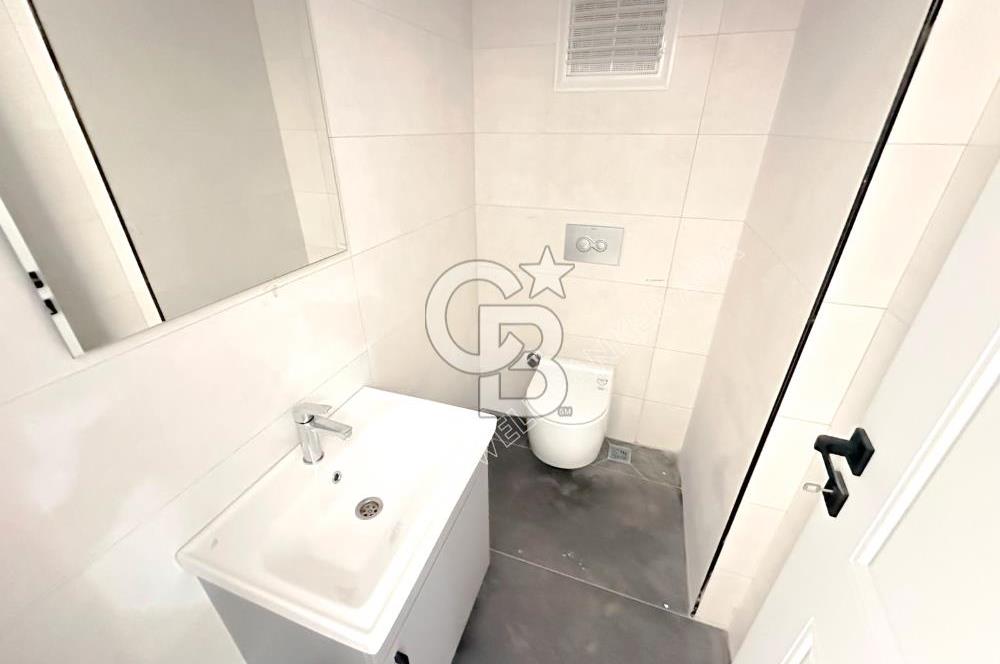 Kuşadası şehir merkezinde kiralık 1+0 yeni ofis