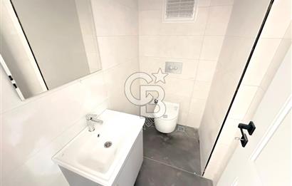 Kuşadası şehir merkezinde kiralık 1+0 yeni ofis