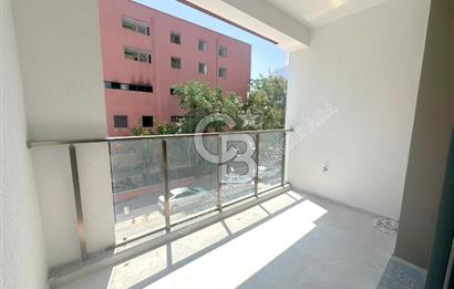 Kuşadası şehir merkezinde kiralık 1+0 yeni ofis