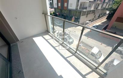 Kuşadası şehir merkezinde kiralık 1+0 yeni ofis