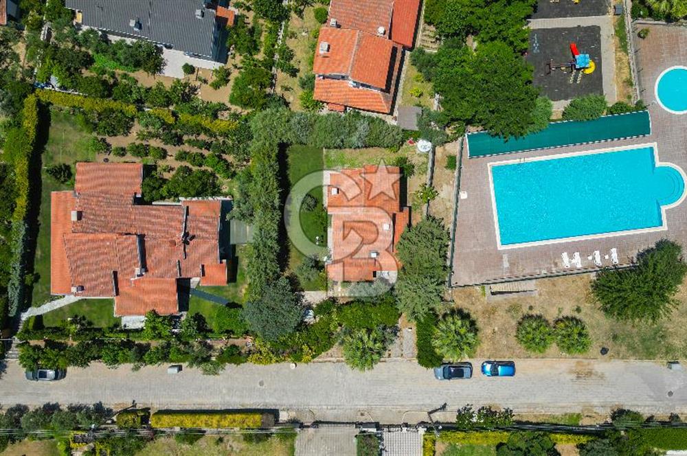 URLA BADEMLER TAM MÜSTAKİL SATILIK VİLLA