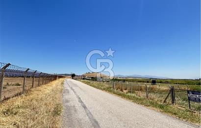 FOÇA YENİBAĞARASI'NDA SATILIK 1.468 M² TARLA