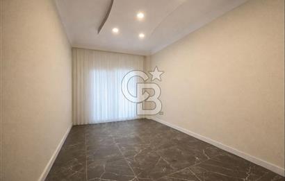 Ayvalık 150 Evler Mahallesin'de Havuzlu Satılık 3+1 Daire
