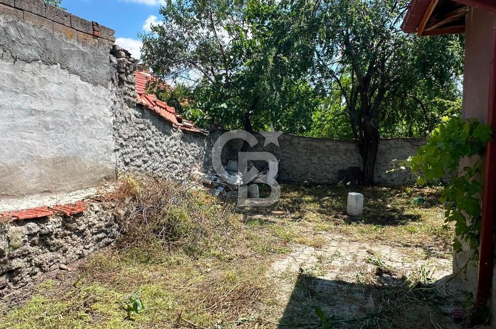 CB CITY'DEN SİVRİHİSAR GEDİK MAHALLESİNDE AYNI AVLUDA SATILIK EV VE ARSA