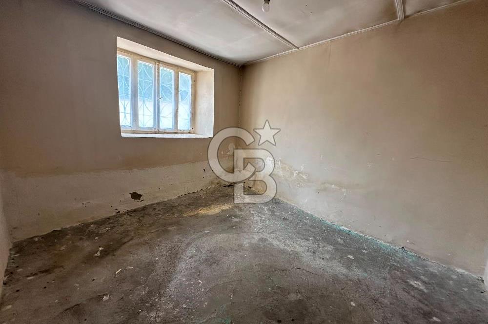 CB CITY'DEN SİVRİHİSAR GEDİK MAHALLESİNDE AYNI AVLUDA SATILIK EV VE ARSA