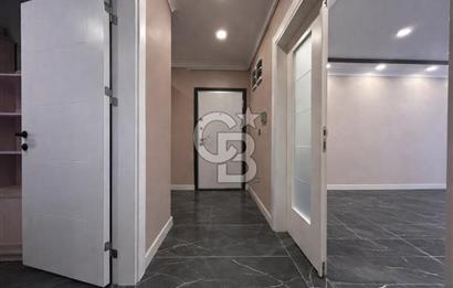 Ayvalık 150 Evler Mahallesin'de Havuzlu Satılık 3+1 Daire