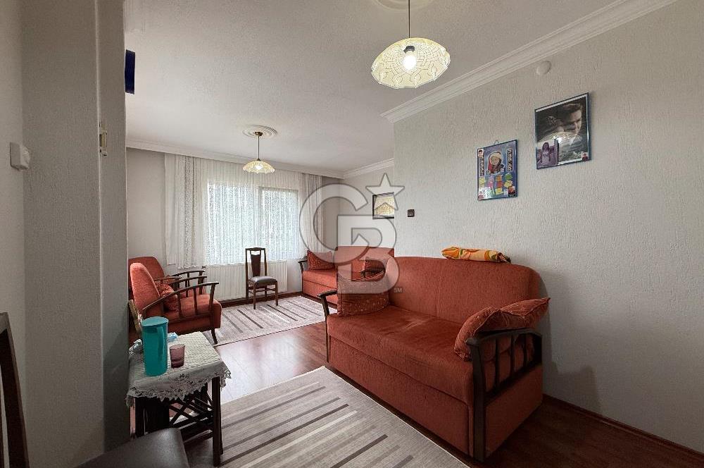 BORNOVA İNÖNÜ MAHALLESİ’NDE SATILIK KÖŞE PARSEL KOMPLE BİNA