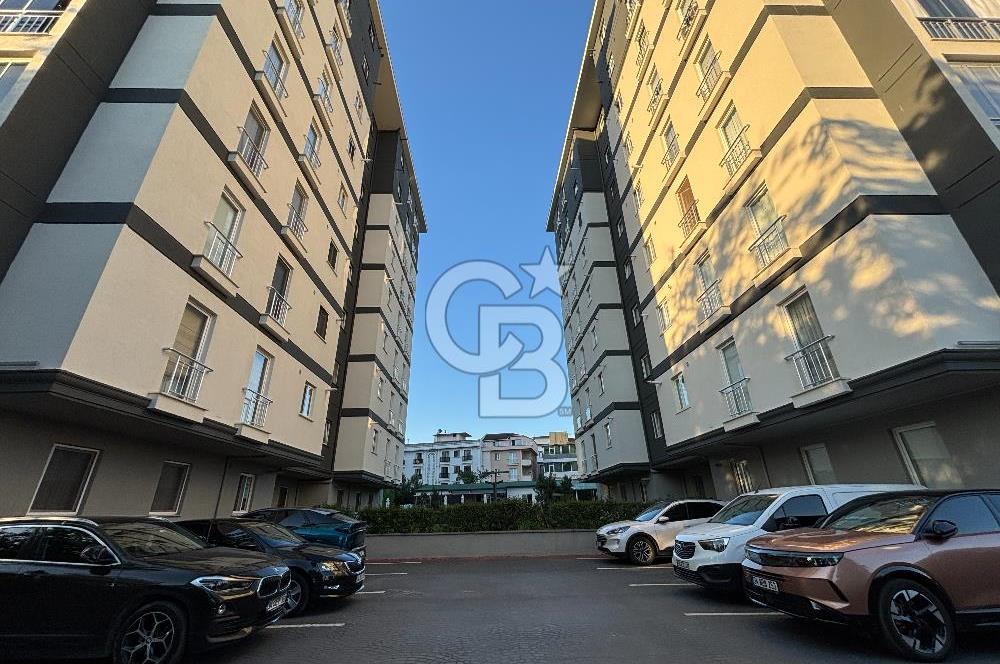 ÇEKMEKÖY TAŞDELEN AKASYA EVLERİ'NDE SATILIK HAVUZLU 2+1 DAİRE