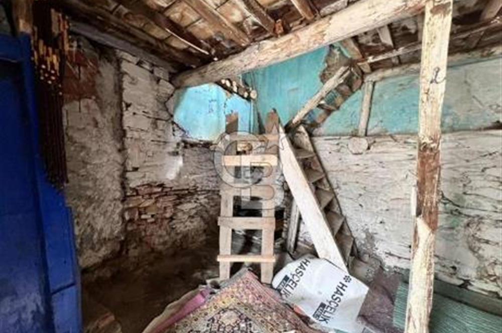 İzmir Bayındır Orta Mah 50 M2 Satılık Müstakil Ev