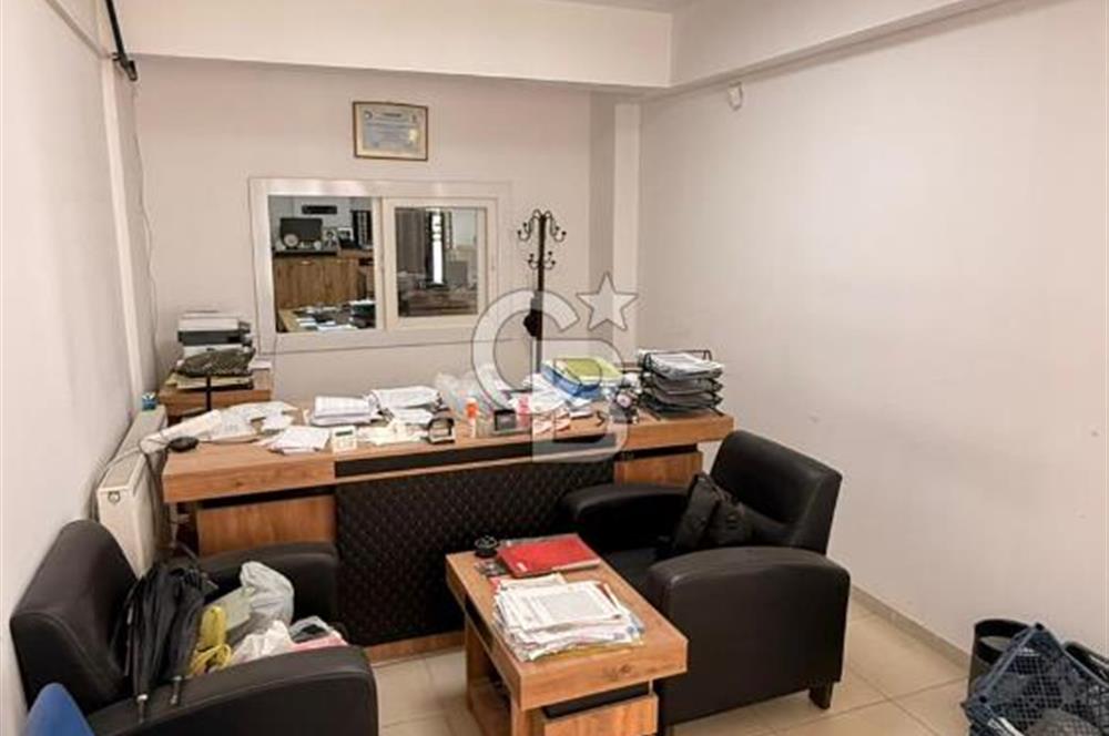 SARUHANLIDA CADDE ÜZERİ KİRACILI 293m² ÇİFT CEPHE SATILIK DÜKKAN