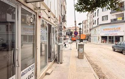 SARUHANLIDA CADDE ÜZERİ KİRACILI 293m² ÇİFT CEPHE SATILIK DÜKKAN