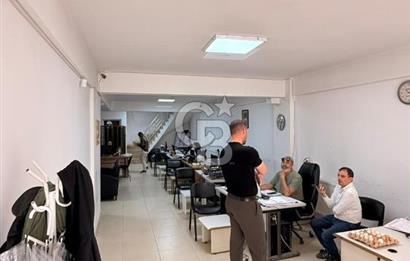 SARUHANLIDA CADDE ÜZERİ KİRACILI 293m² ÇİFT CEPHE SATILIK DÜKKAN