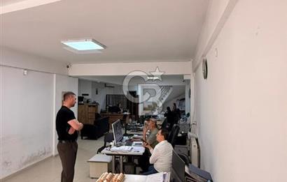 SARUHANLIDA CADDE ÜZERİ KİRACILI 293m² ÇİFT CEPHE SATILIK DÜKKAN