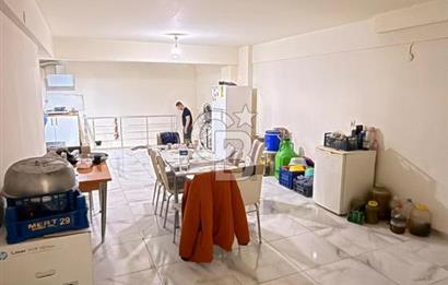 SARUHANLIDA CADDE ÜZERİ KİRACILI 293m² ÇİFT CEPHE SATILIK DÜKKAN