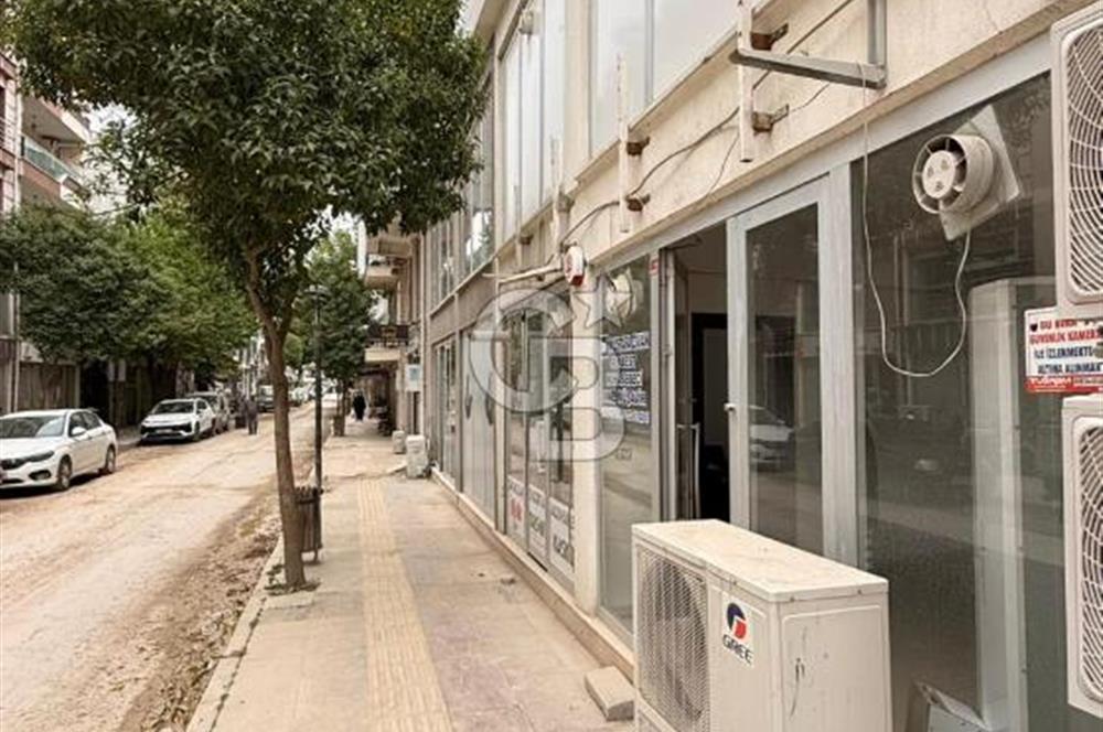 SARUHANLIDA CADDE ÜZERİ KİRACILI 293m² ÇİFT CEPHE SATILIK DÜKKAN