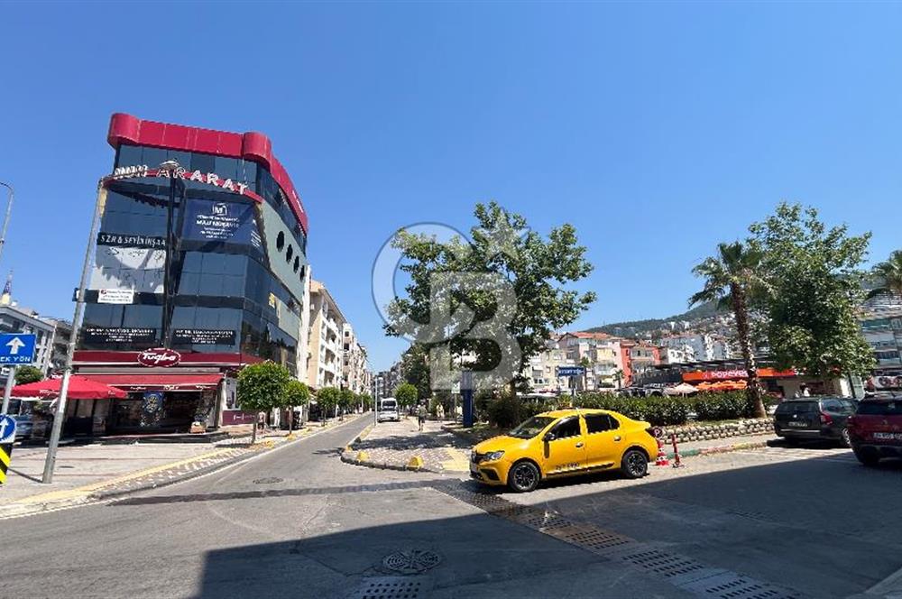 Narlıdere'nin Merkezi Noktasında 130 m² Satılık Ofis