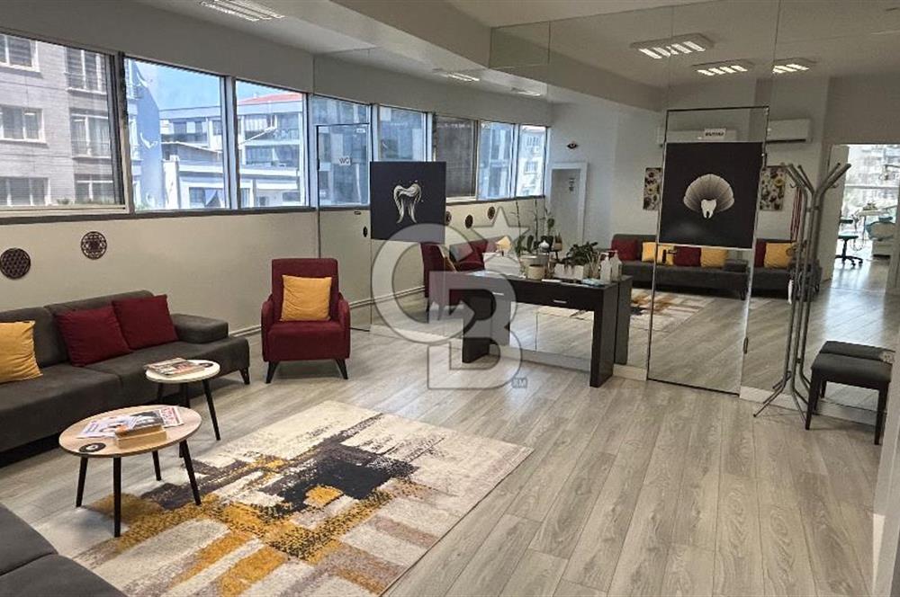 Narlıdere'nin Merkezi Noktasında 130 m² Satılık Ofis