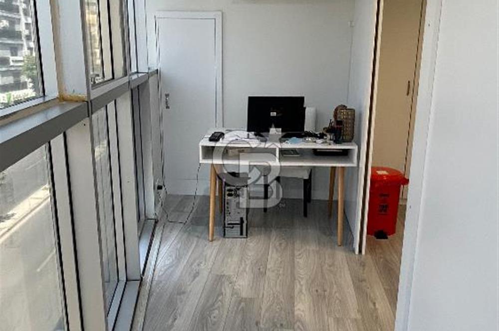 Narlıdere'nin Merkezi Noktasında 130 m² Satılık Ofis