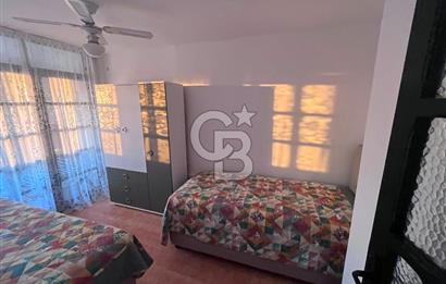 ÇEŞME OVACIKTA SİTE İÇERİSİNDE KİRALIK VİLLA