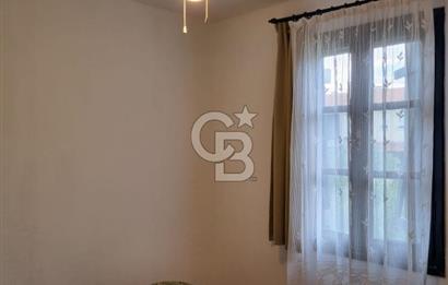 ÇEŞME OVACIKTA SİTE İÇERİSİNDE KİRALIK VİLLA