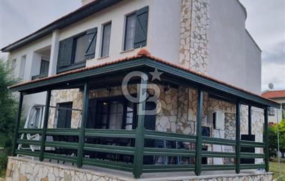 ÇEŞME OVACIKTA SİTE İÇERİSİNDE KİRALIK VİLLA