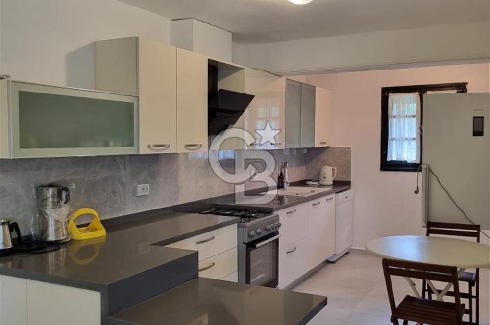 ÇEŞME OVACIKTA SİTE İÇERİSİNDE KİRALIK VİLLA