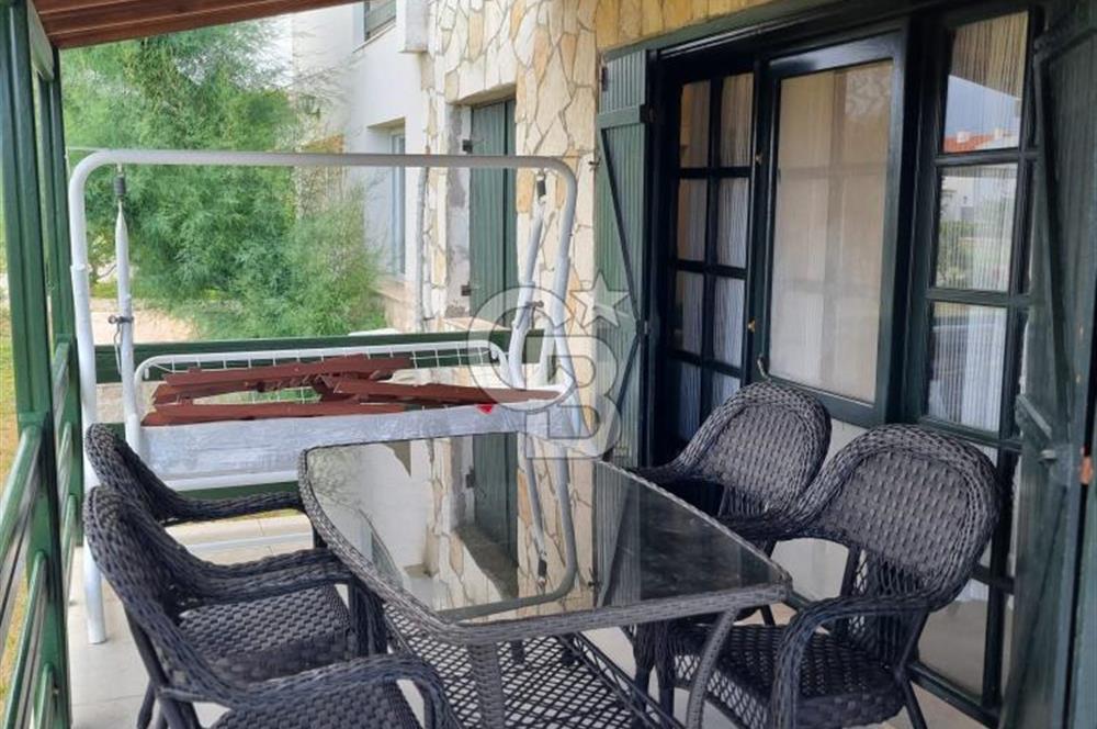 ÇEŞME OVACIKTA SİTE İÇERİSİNDE KİRALIK VİLLA