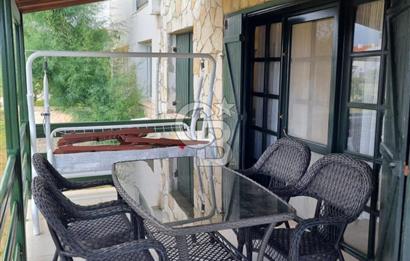 ÇEŞME OVACIKTA SİTE İÇERİSİNDE KİRALIK VİLLA