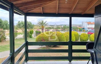 ÇEŞME OVACIKTA SİTE İÇERİSİNDE KİRALIK VİLLA