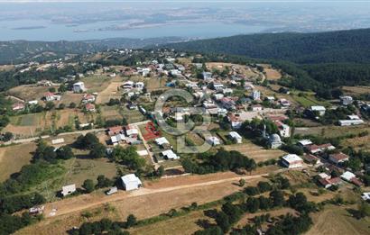 UNÇUKURUNDA KÖY İÇİNDE ARSA