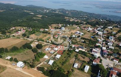 UNÇUKURUNDA KÖY İÇİNDE ARSA
