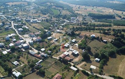 UNÇUKURUNDA KÖY İÇİNDE ARSA